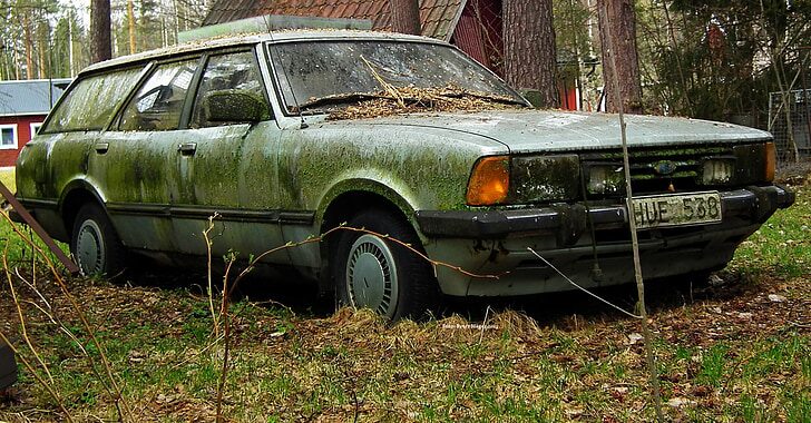 What To Do With A Junk Car That's Been In An Accident?